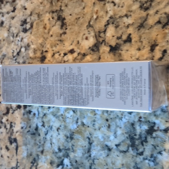 Skin Corrector For Wrinkles Pores And Texture - Picture 4 of 5